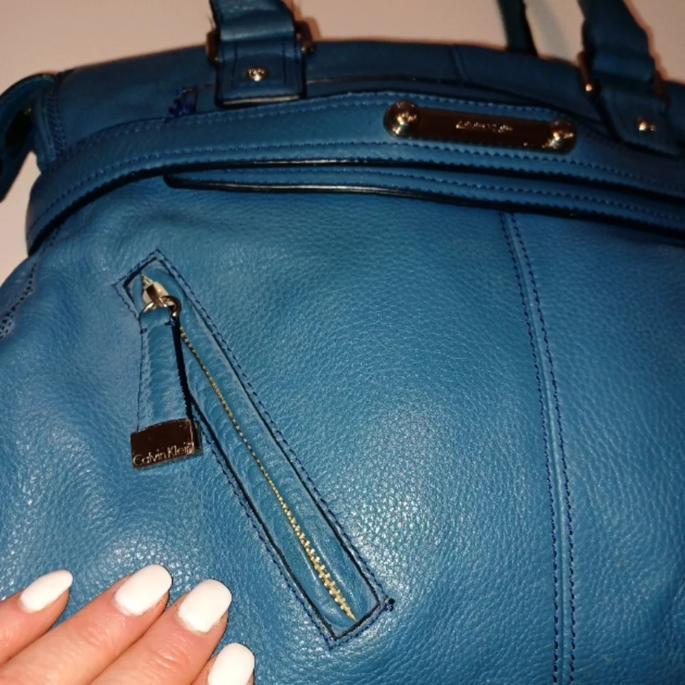 Calvin Klein Pebbled Leather Shoulder Bag Top Handle Purse Blue